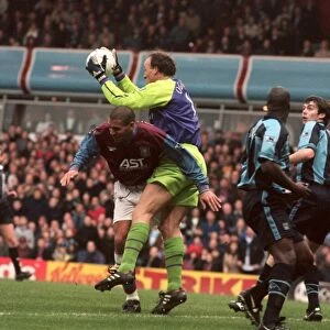 Action from 90s Collection: FA Carling Premiership - Aston Villa v Coventry City 06-12-1997