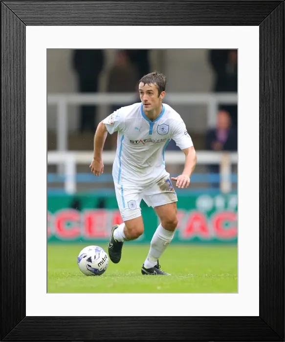 Framed Print : Danny Pugh in Action: Coventry City vs Rochdale, Sky Bet League One Framed Print : Danny Pugh in Action: Coventry City vs Rochdale, Sky Bet League One