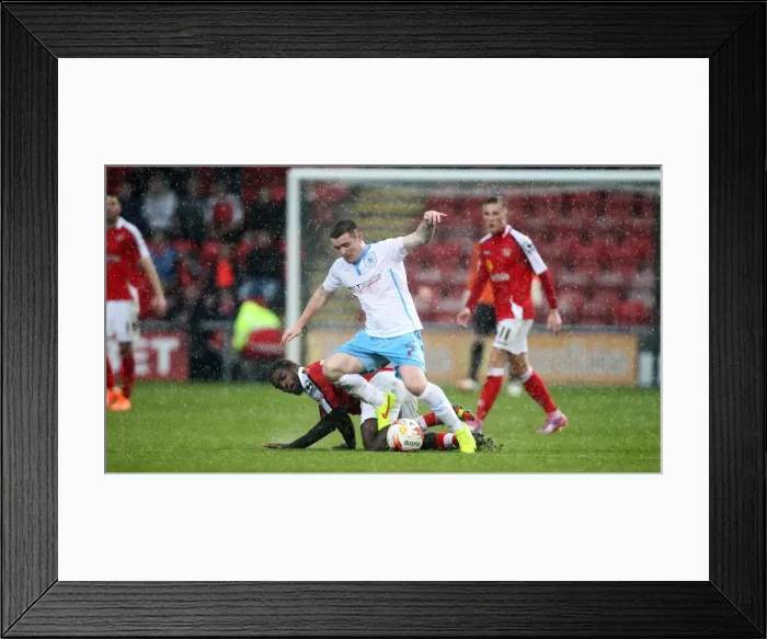 Framed Print : Sky Bet League One - Crewe v Coventry - Gresty Road Framed Print : Sky Bet League One - Crewe v Coventry - Gresty Road