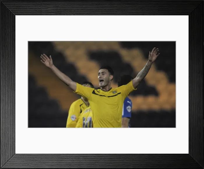 Framed Print : Coventry City's Gary Madine Scores the Winning Goal Against Colchester United in Sky Bet League One
