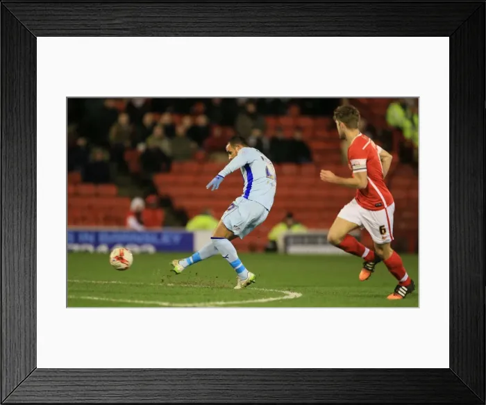 Framed Print : Sky Bet League One - Barnsley v Coventry City - Oakwell Framed Print : Sky Bet League One - Barnsley v Coventry City - Oakwell
