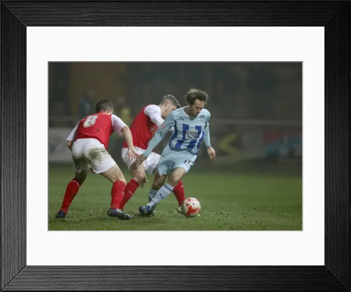 Framed Print : James O'Brien Dodges Fleetwood Defenders: Coventry City's Midfielder Scores Past the opposition in Sky Bet League One Clash