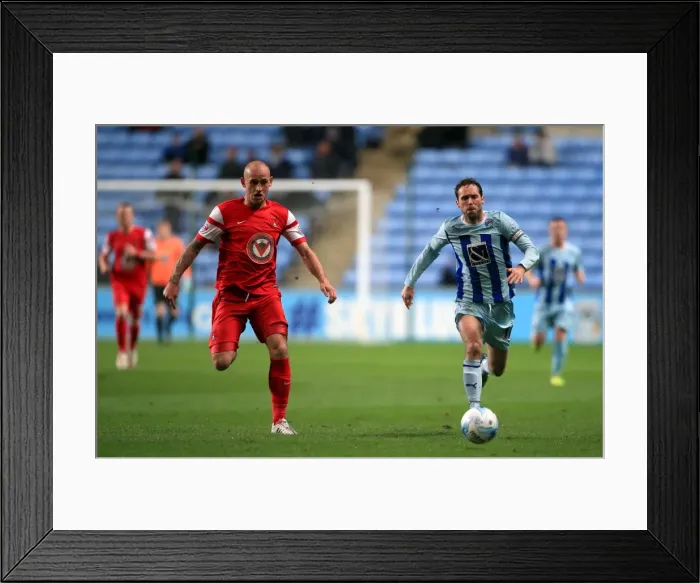 Framed Print : Battle for the Ball: Coventry City vs. Leyton Orient - Sky Bet League One Framed Print : Battle for the Ball: Coventry City vs. Leyton Orient - Sky Bet League One