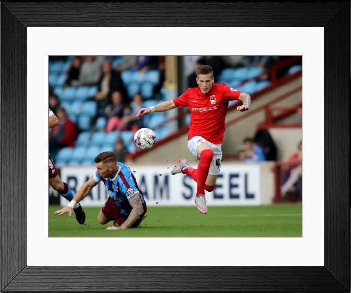 Framed Print : Sky Bet League One - Scunthorpe United v Coventry City - Glanford Park Framed Print : Sky Bet League One - Scunthorpe United v Coventry City - Glanford Park