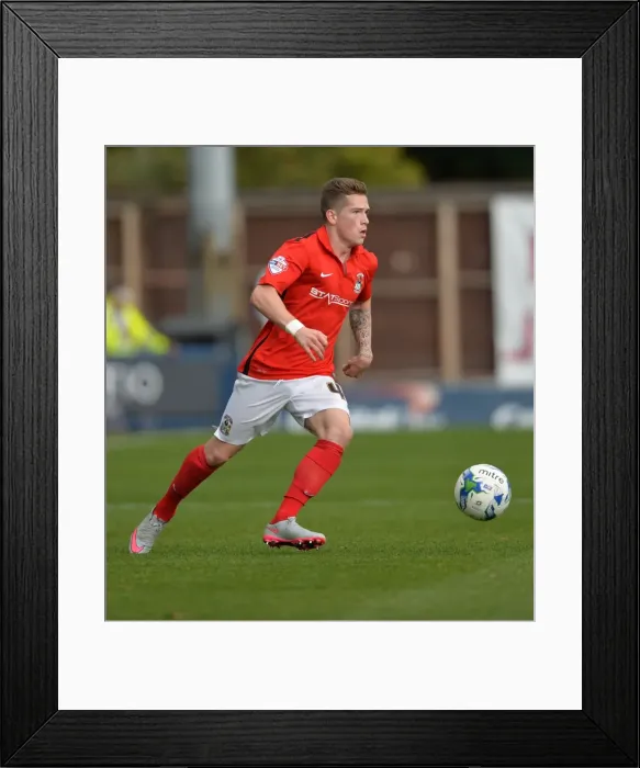 Framed Print : Ryan Kent in Action: Coventry City vs Bury - Sky Bet League One