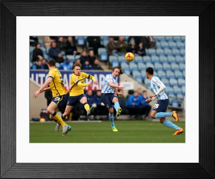 Framed Print : Stephen Hunt's Thrilling Performance: Coventry City vs Scunthorpe United, Sky Bet League One Framed Print : Stephen Hunt's Thrilling Performance: Coventry City vs Scunthorpe United, Sky Bet League One