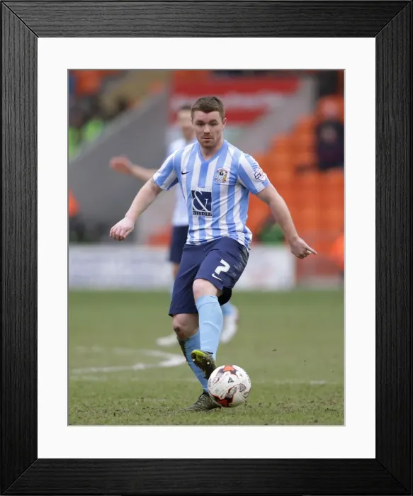 Framed Print : John Fleck in Action: Coventry City vs Blackpool (Sky Bet League One) Framed Print : John Fleck in Action: Coventry City vs Blackpool (Sky Bet League One)