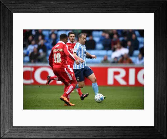 Framed Print : Battle of the Midfield: Joe Cole vs. Louis Thompson - Coventry City vs Swindon Town (Sky Bet League One) Framed Print : Battle of the Midfield: Joe Cole vs. Louis Thompson - Coventry City vs Swindon Town (Sky Bet League One)