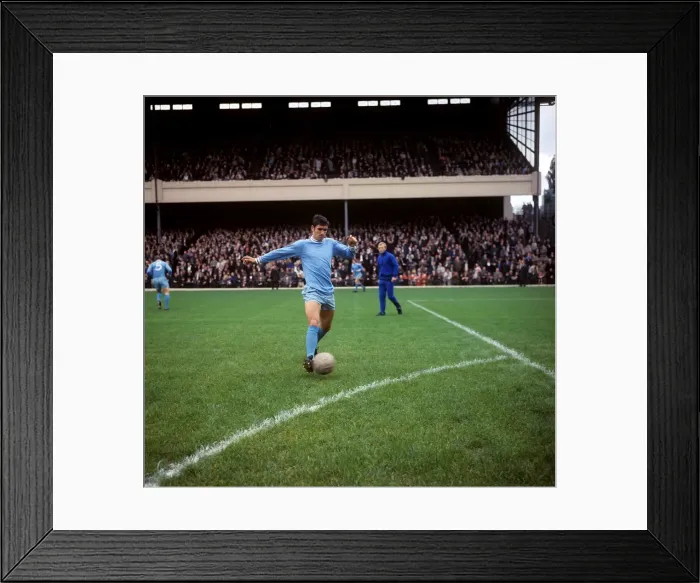 Framed Print : Arsenal vs Coventry City - Highbury, Football League Division One Framed Print : Arsenal vs Coventry City - Highbury, Football League Division One