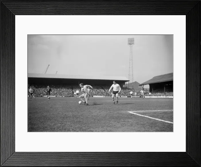 Framed Print : Division One - Fulham v Coventry City - Craven Cottage Framed Print : Division One - Fulham v Coventry City - Craven Cottage