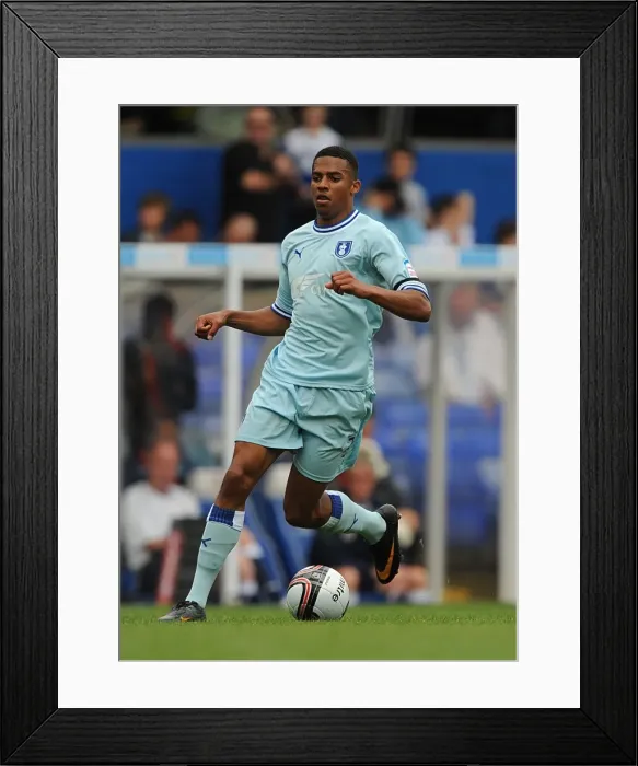 Framed Print : Coventry City vs Birmingham City: Cyrus Christie in Action - Npower Championship Match, August 13, 2011 Framed Print : Coventry City vs Birmingham City: Cyrus Christie in Action - Npower Championship Match, August 13, 2011
