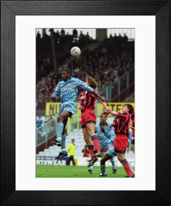 Framed Print : Premier League - Coventry City v Everton - Highfield Road Framed Print : Premier League - Coventry City v Everton - Highfield Road