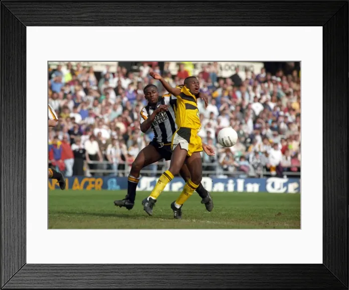 Framed Print : Barclays League Division One - Notts County v Coventry City - Meadow Lane