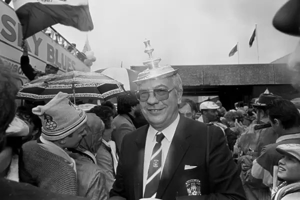 Coventry City's Fairytale FA Cup Victory: Vice Chairman Ted Stoker's Big Bet and Trophy Celebration (1987 - Coventry City vs. Tottenham Hotspur)