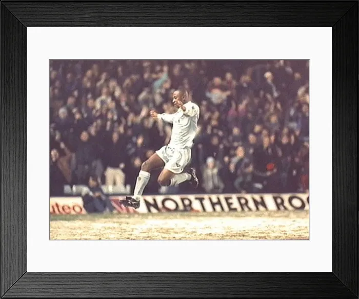  : Coventry City's Glory Days: Peter Ndlovu Scores the Fourth Goal Against Blackburn Rovers in the 1990s Premier League