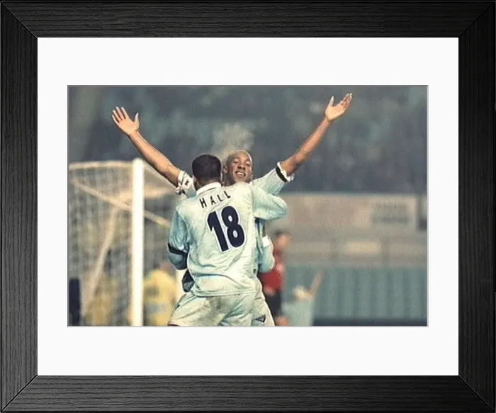 : Coventry City vs. Blackburn Rovers: Dion Dublin's Euphoric Goal Celebration with Marcus Hall (Premier League) : Coventry City vs. Blackburn Rovers: Dion Dublin's Euphoric Goal Celebration with Marcus Hall (Premier League)