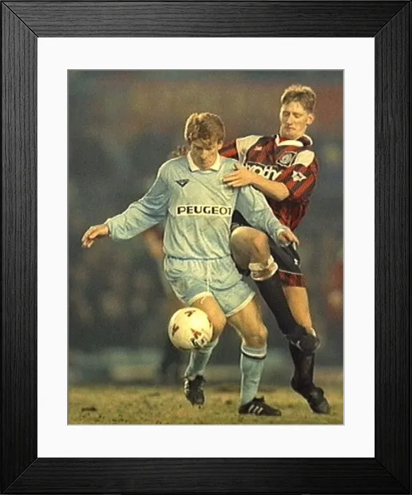  : Gordon Strachan vs Steve Lomas: A Clash of Titans in Coventry City vs Manchester City