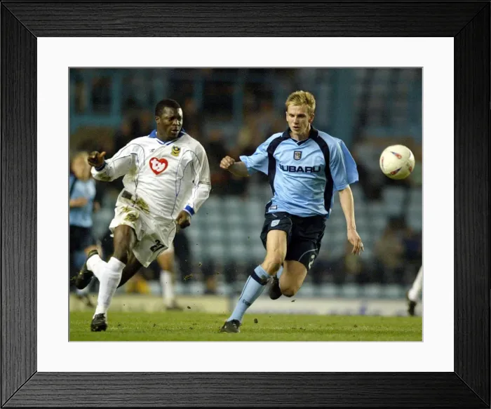 Framed Print : Chasing the Win: Coventry City vs Portsmouth - Yakubu vs Caldwell (Nationwide Division One, Highfield Road, 19-03-2003)