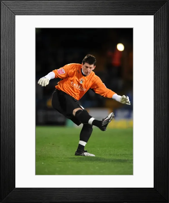 Framed Print : Keiren Westwood in Action: Coventry City vs. Crystal Palace, Championship 2009 Framed Print : Keiren Westwood in Action: Coventry City vs. Crystal Palace, Championship 2009