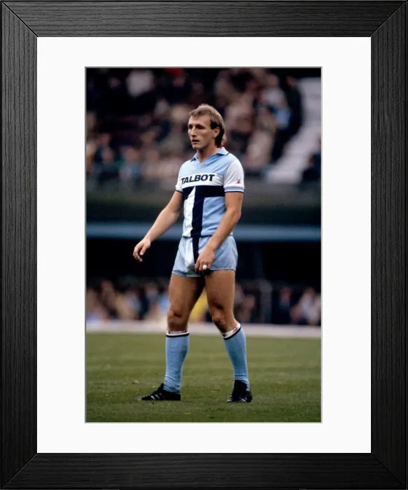 Framed Print : Coventry City vs Swansea City in League Division One: A Clash of Football Legends - Steve Hunt of Coventry City Framed Print : Coventry City vs Swansea City in League Division One: A Clash of Football Legends - Steve Hunt of Coventry City