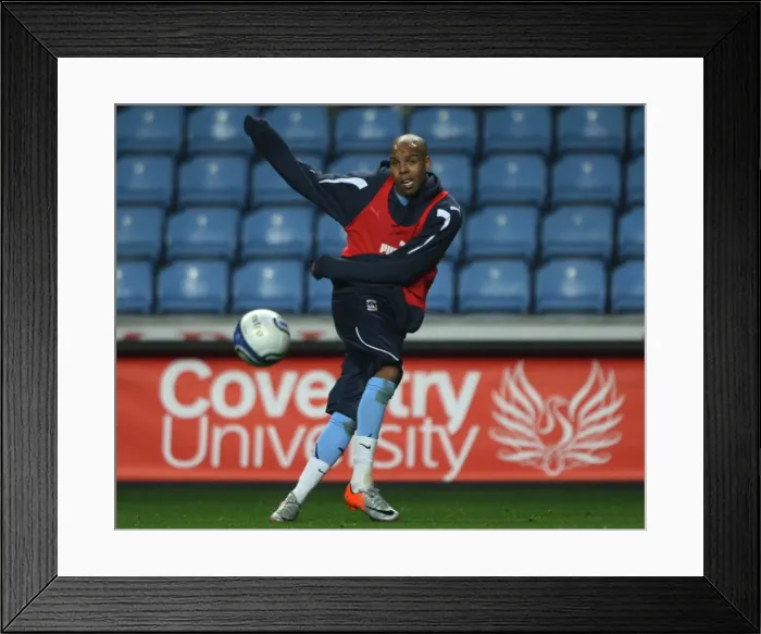 Framed Print : Marlon King in Action for Coventry City against Cardiff City in the Npower Championship at Ricoh Arena (19-10-2010)