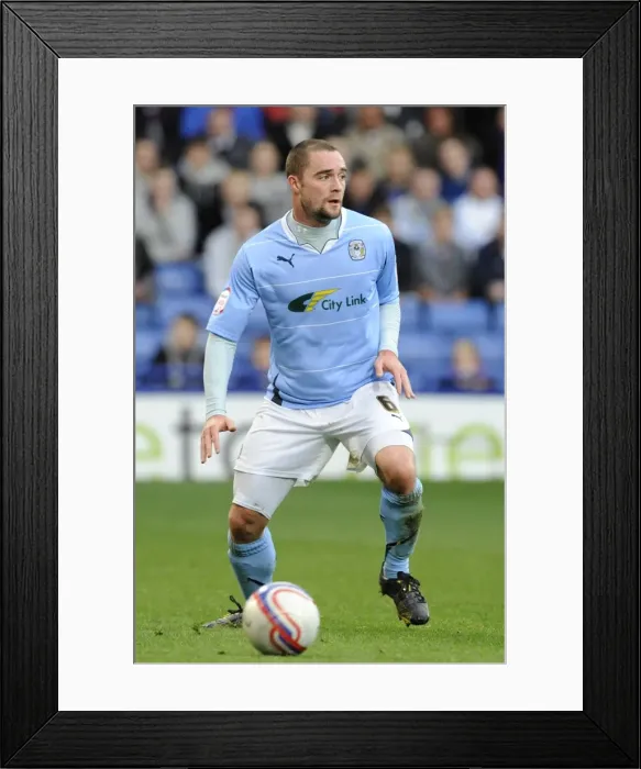 Framed Print : James McPake of Coventry City in Action against Crystal Palace in the Npower Championship (13-11-2010, Selhurst Park) Framed Print : James McPake of Coventry City in Action against Crystal Palace in the Npower Championship (13-11-2010, Selhurst Park)
