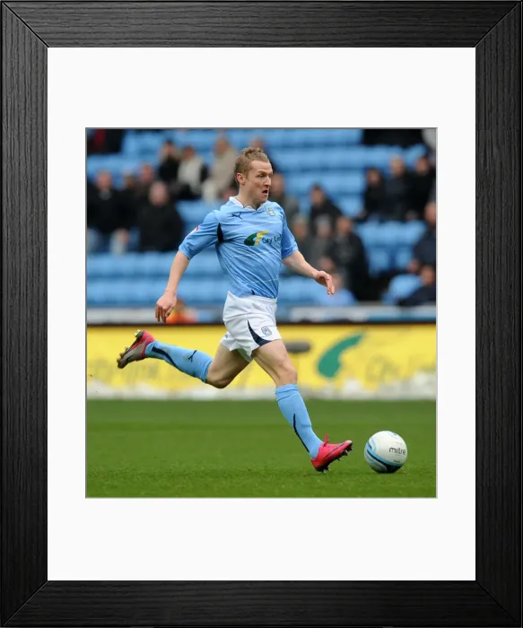 Framed Print : Gary McSheffrey of Coventry City vs. Queens Park Rangers in Npower Championship Match at Ricoh Arena (28-12-2010) Framed Print : Gary McSheffrey of Coventry City vs. Queens Park Rangers in Npower Championship Match at Ricoh Arena (28-12-2010)