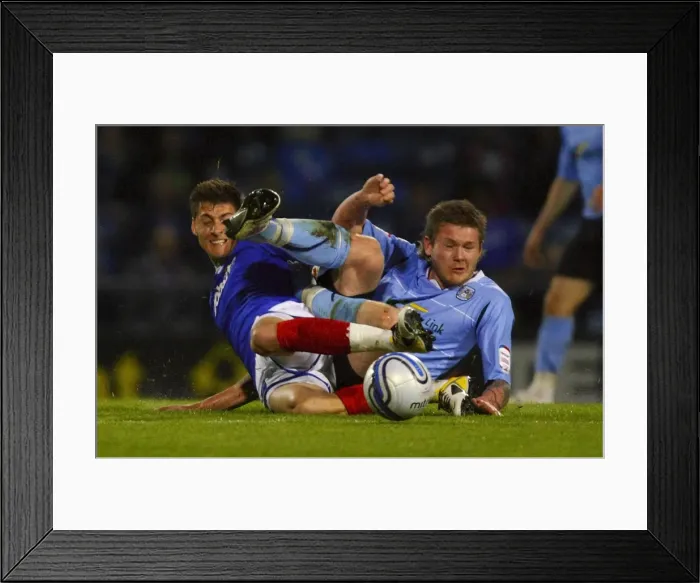 Framed Print : npower Football League Championship - Portsmouth v Coventry City - Fratton Park Framed Print : npower Football League Championship - Portsmouth v Coventry City - Fratton Park