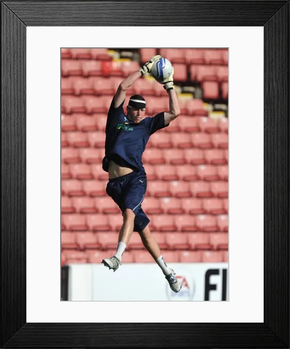 Framed Print : Coventry City FC: Chris Dunn in Pre-Match Warm-Up at Oakwell Stadium before Barnsley Clash (Npower Championship, 01-10-2011) Framed Print : Coventry City FC: Chris Dunn in Pre-Match Warm-Up at Oakwell Stadium before Barnsley Clash (Npower Championship, 01-10-2011)