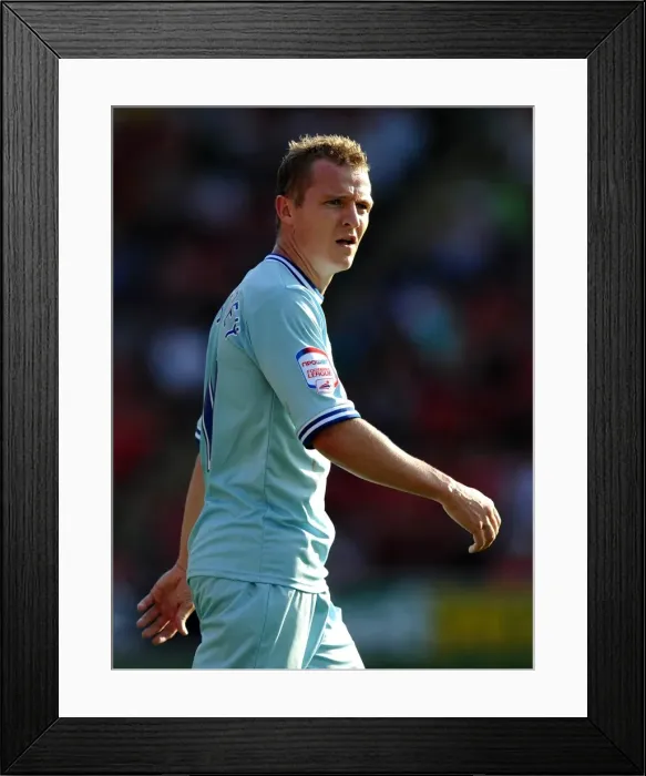 Framed Print : Gary McSheffrey of Coventry City in Action against Barnsley at Oakwell Stadium during the Npower Football League Championship Match (1st October 2011) Framed Print : Gary McSheffrey of Coventry City in Action against Barnsley at Oakwell Stadium during the Npower Football League Championship Match (1st October 2011)
