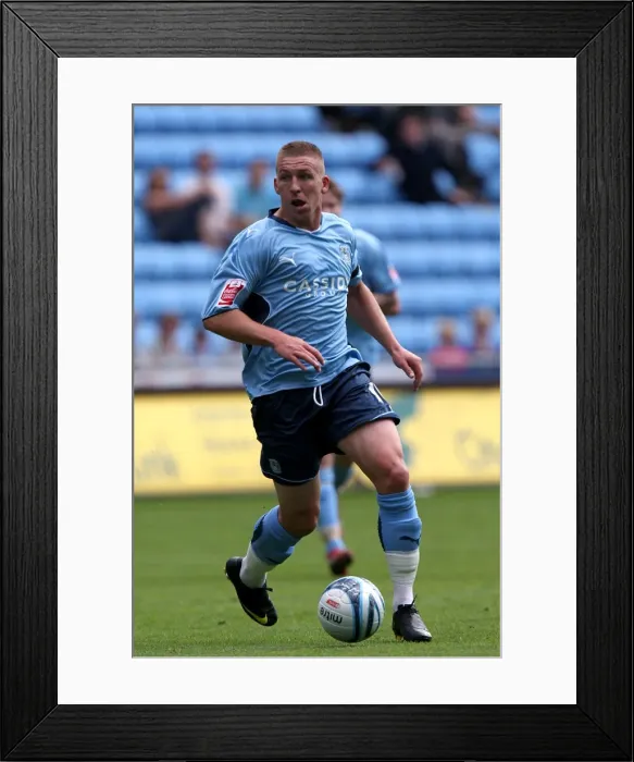 Framed Print : Freddy Eastwood's Strike: Coventry City vs Ipswich Town in Championship Action at Ricoh Arena (09-08-2009) Framed Print : Freddy Eastwood's Strike: Coventry City vs Ipswich Town in Championship Action at Ricoh Arena (09-08-2009)
