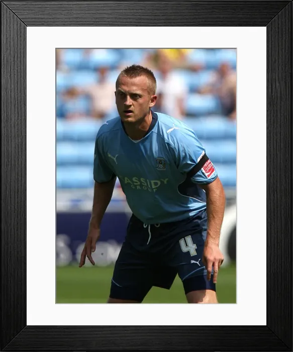 Framed Print : Championship Showdown: Sammy Clingan at Ricoh Arena - Coventry City vs Ipswich Town (09-08-2009) Framed Print : Championship Showdown: Sammy Clingan at Ricoh Arena - Coventry City vs Ipswich Town (09-08-2009)