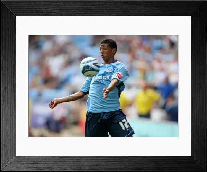 Framed Print : Van Aanholt in Action: Coventry City vs Ipswich Town, Championship 2009, Ricoh Arena Framed Print : Van Aanholt in Action: Coventry City vs Ipswich Town, Championship 2009, Ricoh Arena