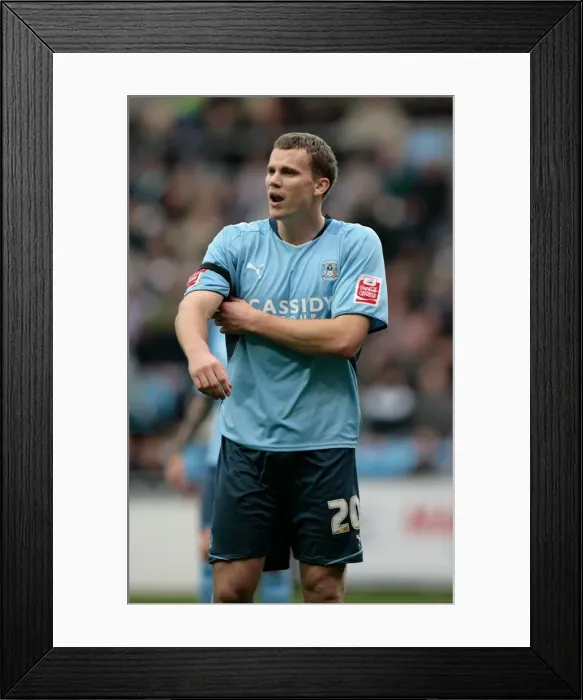 Framed Print : Ben Turner in Action: Coventry City vs. West Bromwich Albion - Championship Match (24-10-2009, Ricoh Arena) Framed Print : Ben Turner in Action: Coventry City vs. West Bromwich Albion - Championship Match (24-10-2009, Ricoh Arena)