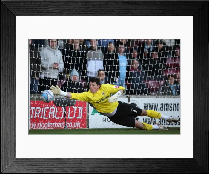 Framed Print : Coventry City Goalkeeper Keiren Westwood Saves at Glanford Park during Coventry City vs Scunthorpe United in Championship (06-12-2009) Framed Print : Coventry City Goalkeeper Keiren Westwood Saves at Glanford Park during Coventry City vs Scunthorpe United in Championship (06-12-2009)