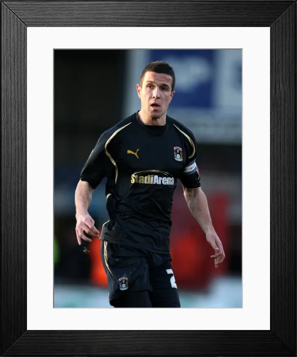 Framed Print : Coventry City vs Scunthorpe United in Championship: Richard Wood in Action at Glanford Park (December 6, 2009)
