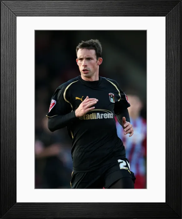 Framed Print : McIndoe in Action: Coventry City vs Scunthorpe United, Championship 2009 Framed Print : McIndoe in Action: Coventry City vs Scunthorpe United, Championship 2009