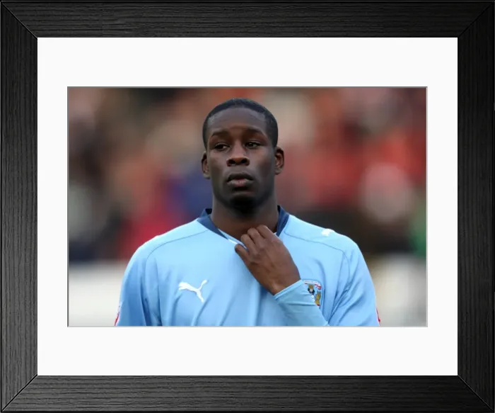 Framed Print : Leon Barnett Leads Coventry City in Championship Clash against Nottingham Forest at City Ground (28-12-2009) Framed Print : Leon Barnett Leads Coventry City in Championship Clash against Nottingham Forest at City Ground (28-12-2009)