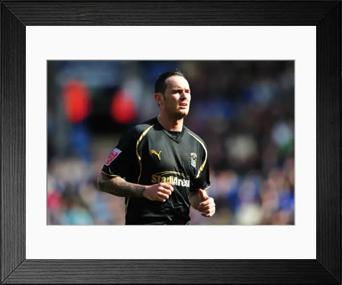 Framed Print : Leicester City vs Coventry City: Championship Clash at The Walkers Stadium (21-03-2010) Framed Print : Leicester City vs Coventry City: Championship Clash at The Walkers Stadium (21-03-2010)