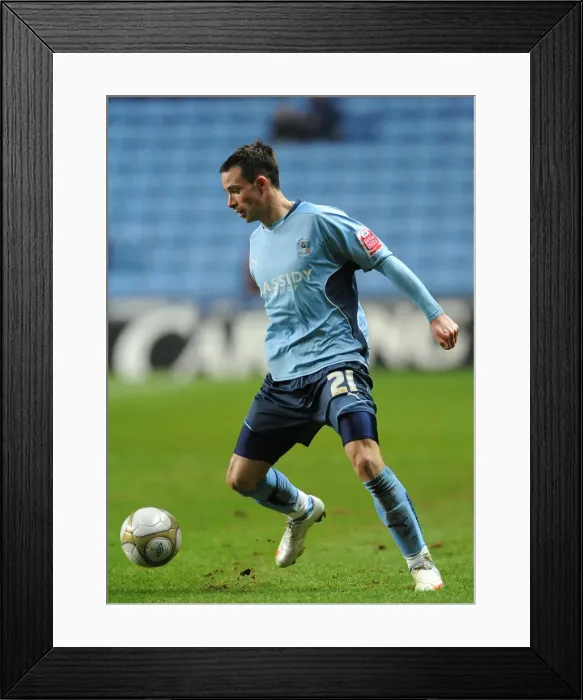 Framed Print : Coventry City's Michael McIndoe in FA Cup Action: Coventry City vs Portsmouth (January 12, 2010, Ricoh Arena) Framed Print : Coventry City's Michael McIndoe in FA Cup Action: Coventry City vs Portsmouth (January 12, 2010, Ricoh Arena)