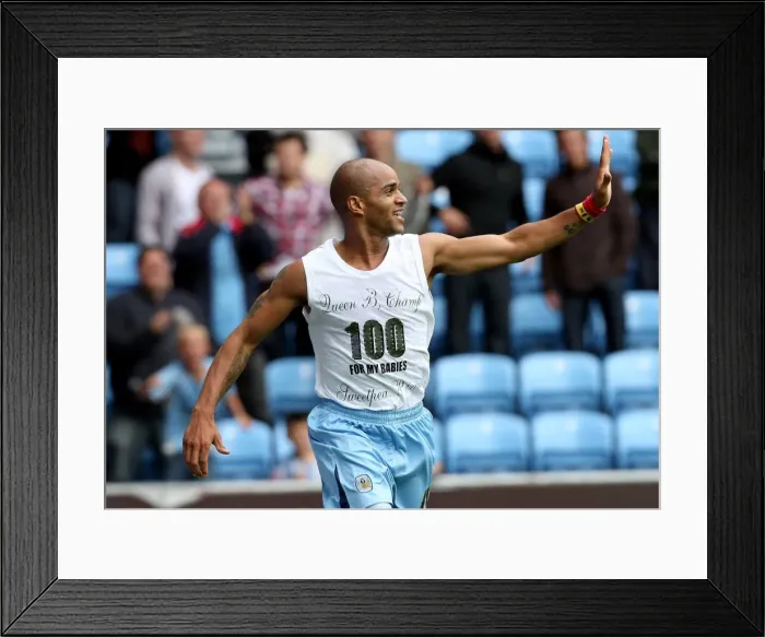 Framed Print : Coventry City vs Norwich City: Leon McKenzie's Goal Celebration in the Coca-Cola Football Championship at Ricoh Arena (09-08-2008) Framed Print : Coventry City vs Norwich City: Leon McKenzie's Goal Celebration in the Coca-Cola Football Championship at Ricoh Arena (09-08-2008)