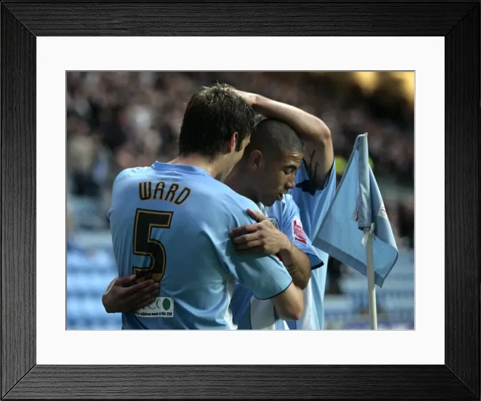 Framed Print : Coventry City's Leon McKenzie Scores Second Goal, Celebrates with Team Mates vs. Southampton (04-10-2008) Framed Print : Coventry City's Leon McKenzie Scores Second Goal, Celebrates with Team Mates vs. Southampton (04-10-2008)