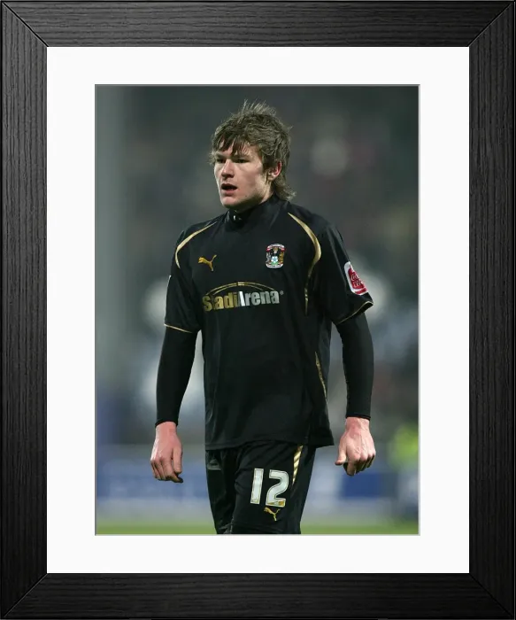 Framed Print : Gunnarsson's Coventry Battle at Loftus Road: Queens Park Rangers vs. Coventry City, Championship 2009