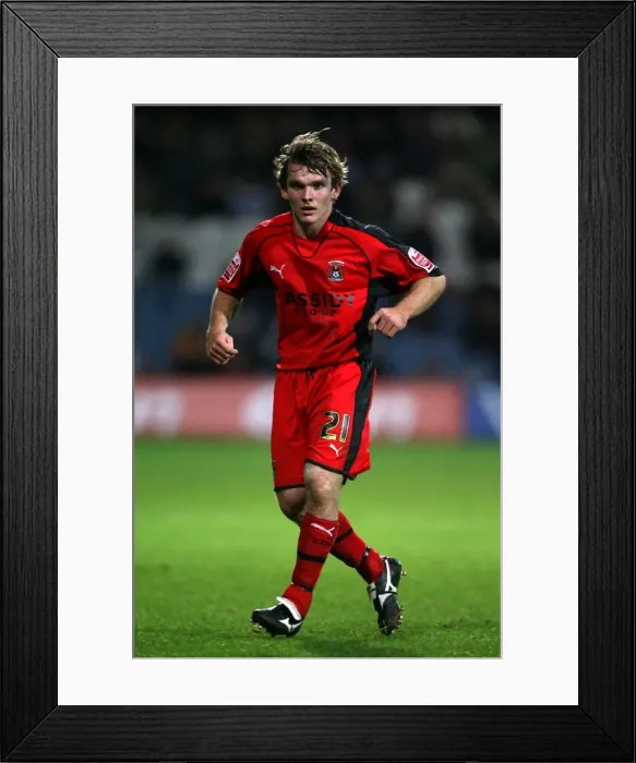 Framed Print : Jay Tabb of Coventry City in Action against Queens Park Rangers in the Coca-Cola Football League Championship (06-11-2007) Framed Print : Jay Tabb of Coventry City in Action against Queens Park Rangers in the Coca-Cola Football League Championship (06-11-2007)