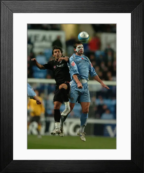 Framed Print : Clash of the Championship: Hughes vs. Teixeira at Ricoh Arena (Coventry City vs. West Bromwich Albion, 12-11-2007) Framed Print : Clash of the Championship: Hughes vs. Teixeira at Ricoh Arena (Coventry City vs. West Bromwich Albion, 12-11-2007)