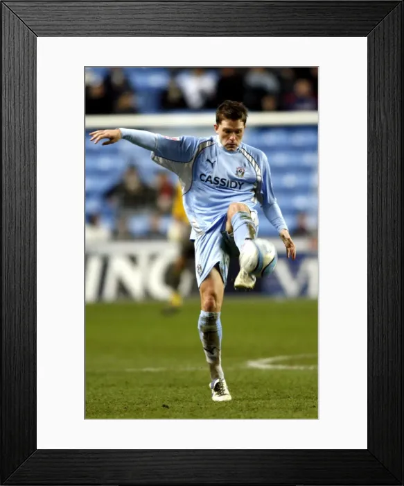 Framed Print : Championship Showdown: Stephen Hughes in Action for Coventry City vs Ipswich Town (29-12-2007) Framed Print : Championship Showdown: Stephen Hughes in Action for Coventry City vs Ipswich Town (29-12-2007)
