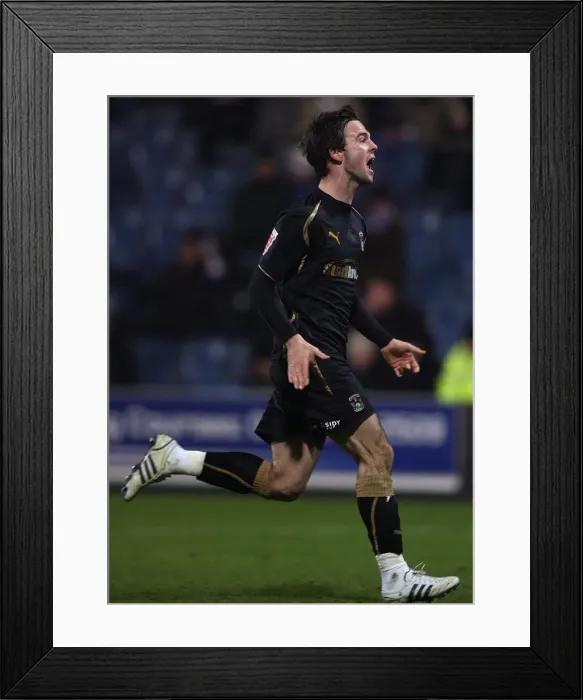Framed Print : Daniel Fox Scores the Opener: Coventry City vs. Queens Park Rangers, Championship 2009 Framed Print : Daniel Fox Scores the Opener: Coventry City vs. Queens Park Rangers, Championship 2009