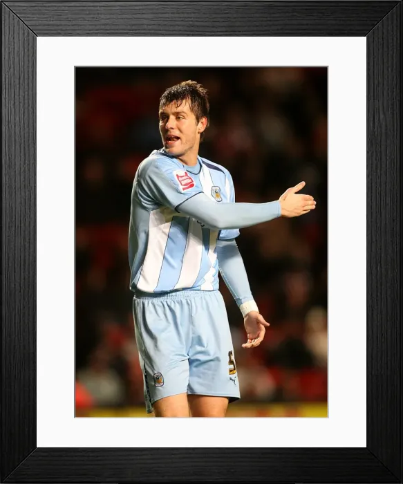 Framed Print : Elliott Ward in Action: Coventry City vs Charlton Athletic, Championship (09-12-2008) Framed Print : Elliott Ward in Action: Coventry City vs Charlton Athletic, Championship (09-12-2008)