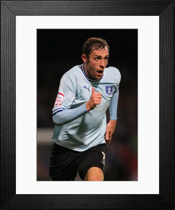 Framed Print : Richard Keogh in Action: Coventry City vs Derby County, Npower Championship, Ricoh Arena (19-09-2011) Framed Print : Richard Keogh in Action: Coventry City vs Derby County, Npower Championship, Ricoh Arena (19-09-2011)