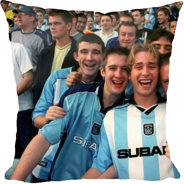 Coventry City vs. West Ham United: Passionate Fans in FA Carling Premiership Clash